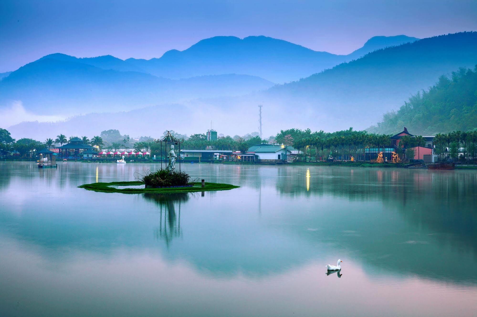 Lakeside Resort Nantou Exterior photo